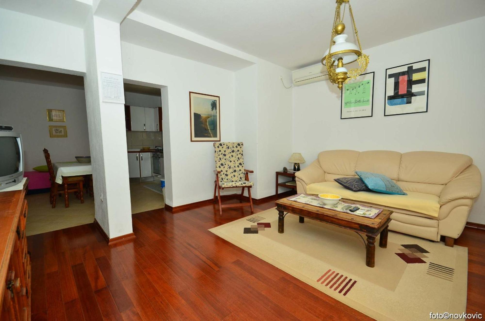 בול Apartments Fani Kanun מראה חיצוני תמונה